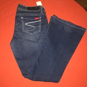 Size 8Petite Seven7 Flare Jeans